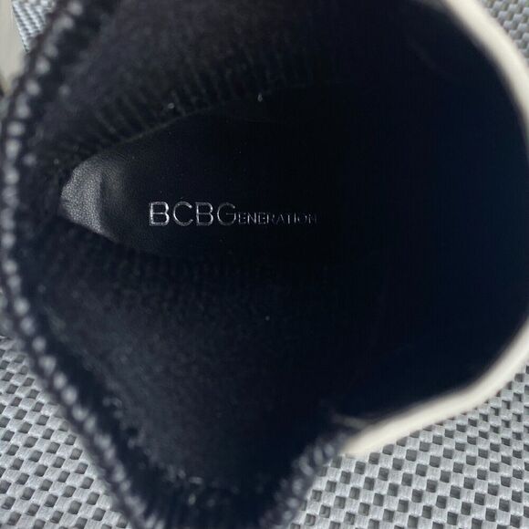 BCBGeneration Leah Boots Womens Size 9B White Black Block Heel Ankle Boots - Picture 10 of 10